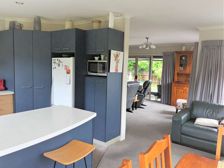 2 Heritage Crescent Richmond_18