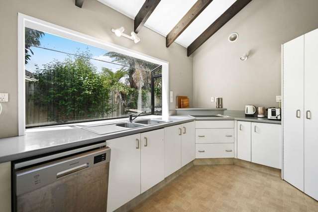 13a Forest Lake Road 1066_1