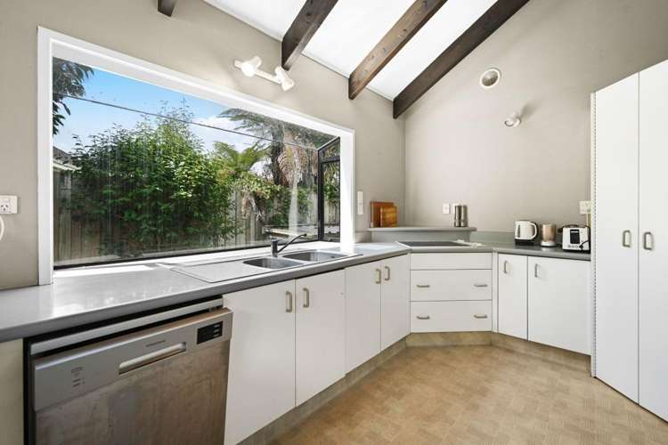 13a Forest Lake Road 1066_1