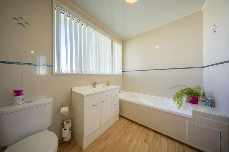 22 Freestone Place Manapouri_13