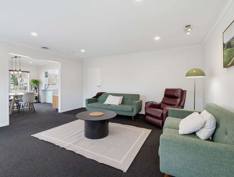 8 Aintree Crescent_5