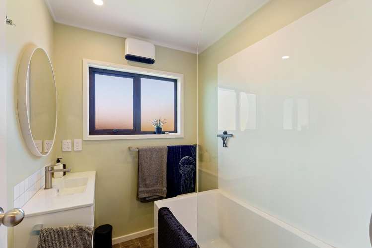 65 Queens Road Waikanae Beach_13