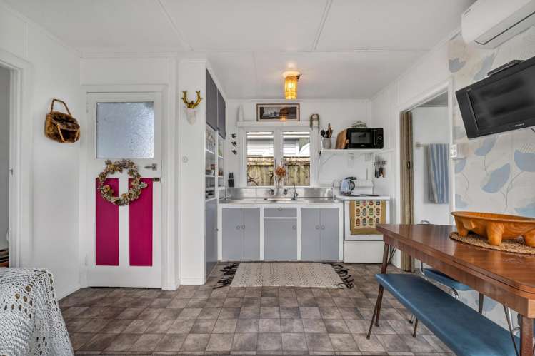 52 Fifth Avenue Urenui_4