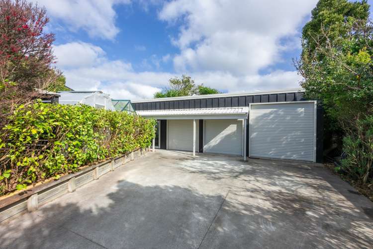 11 Piccadilly Circus Snells Beach_18