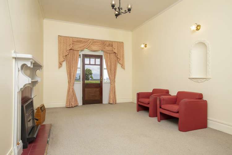 1937 Lake Ferry Road Pirinoa_16