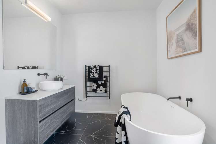 141 Devereux Road Winton_18