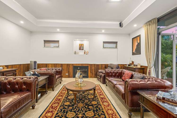 5 Oakford Park Crescent Greenhithe_3