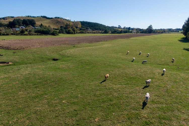 20 Bell Road West Feilding_12