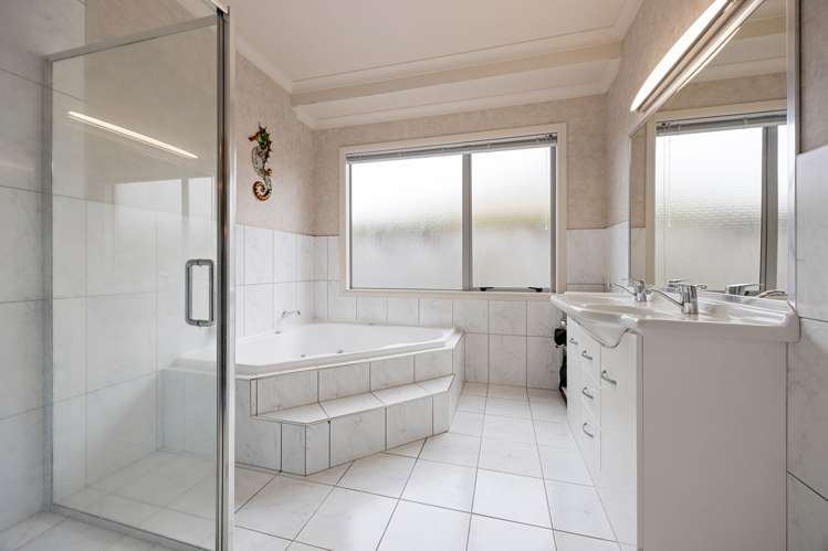 13 Palliser Drive Huntington_19