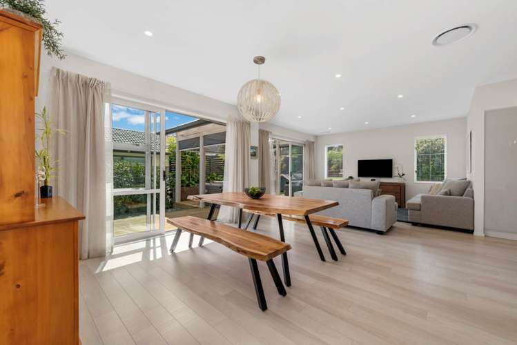 24 Lydiard Place Beachlands_13