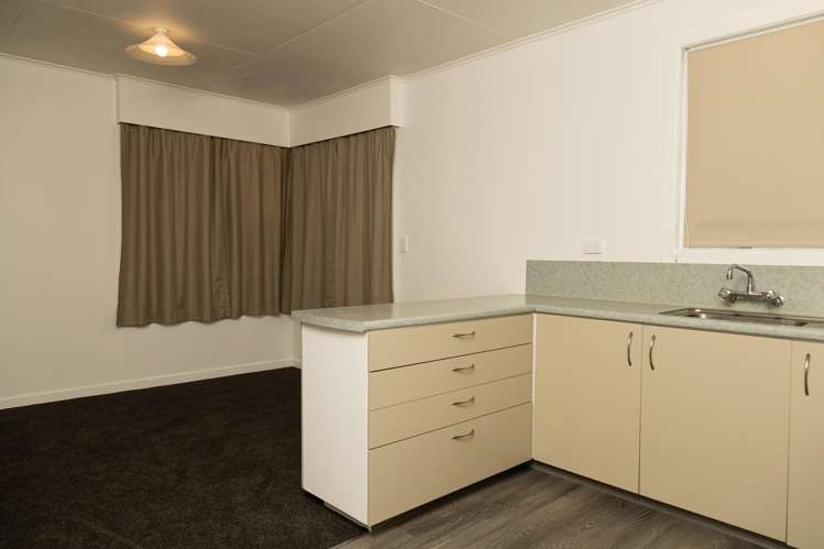 4 George Street Waitara_24