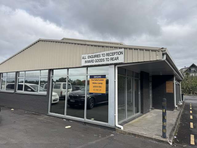 High-Quality Industrial Warehouse with Showroom