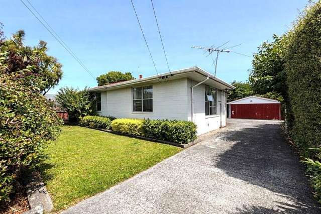 AVONHEAD - 3 BEDROOM HOME, HEATPUMP, FULLY FENCED