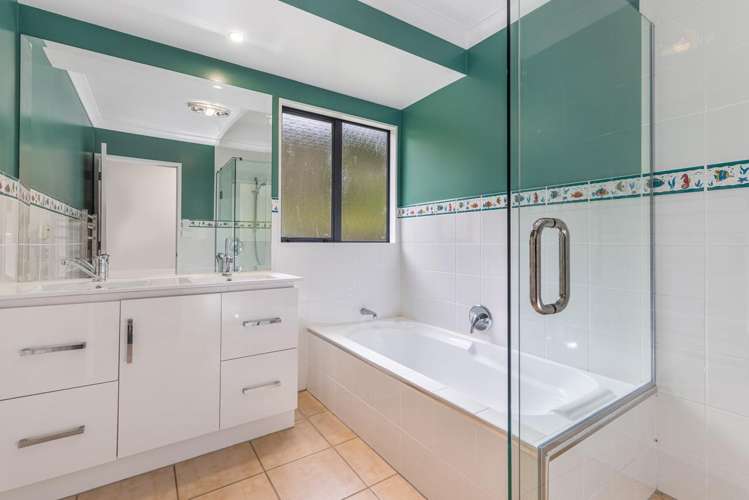 119 McGregor Road Clevedon_16