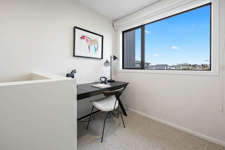 53 Probert Crescent Chartwell_18