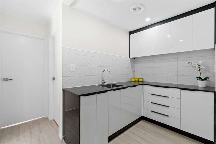 2c Terry Street Blockhouse Bay_12