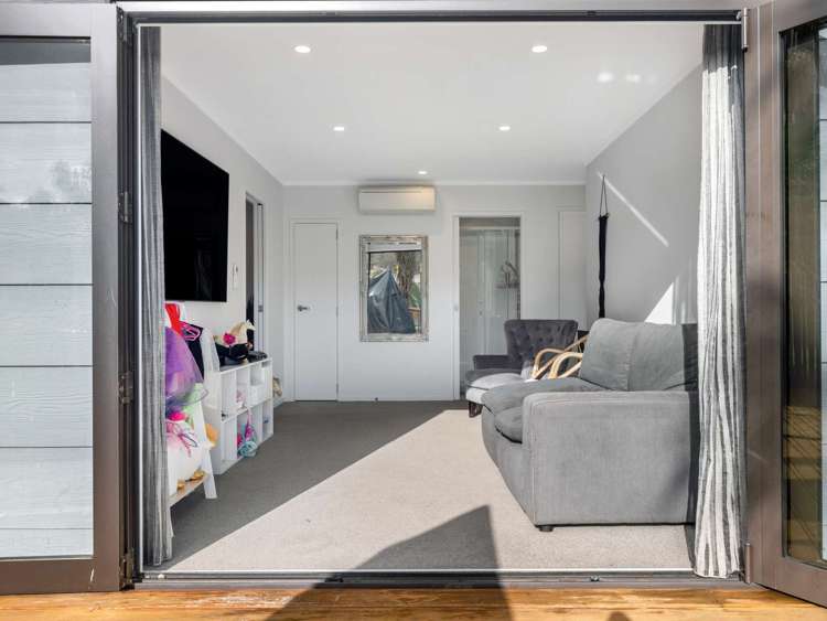 2/58 James Street Bayview_14