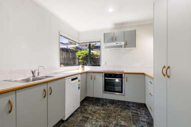 2/12 Heathcote Street_4