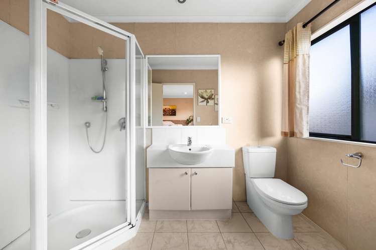 13 Canterbury Park Lane Ellerslie_18