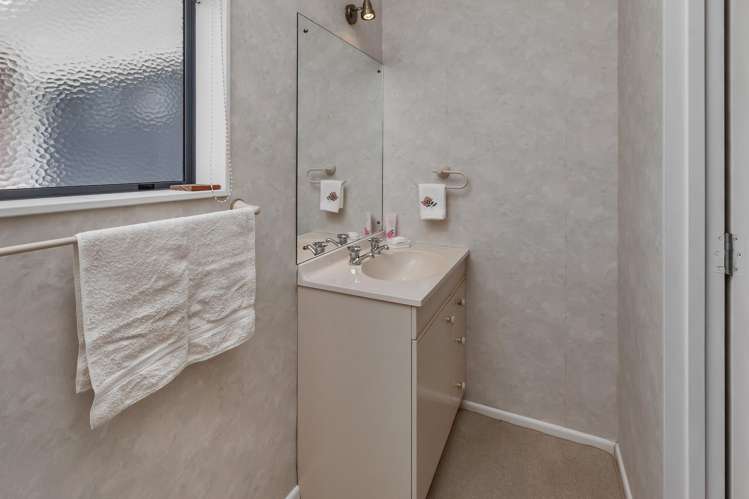 2/7 Pine Park Road Onerahi_16