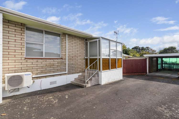 2/4 Severn Place Spotswood_2