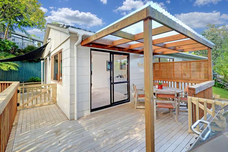 13 Oruamo Place Beach Haven_12