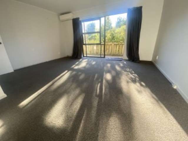 2/130 Brook Street 10818_3