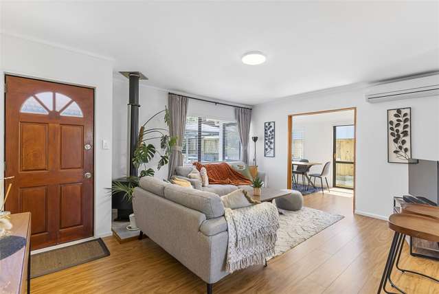 20a Atlantis Place Totara Vale_3