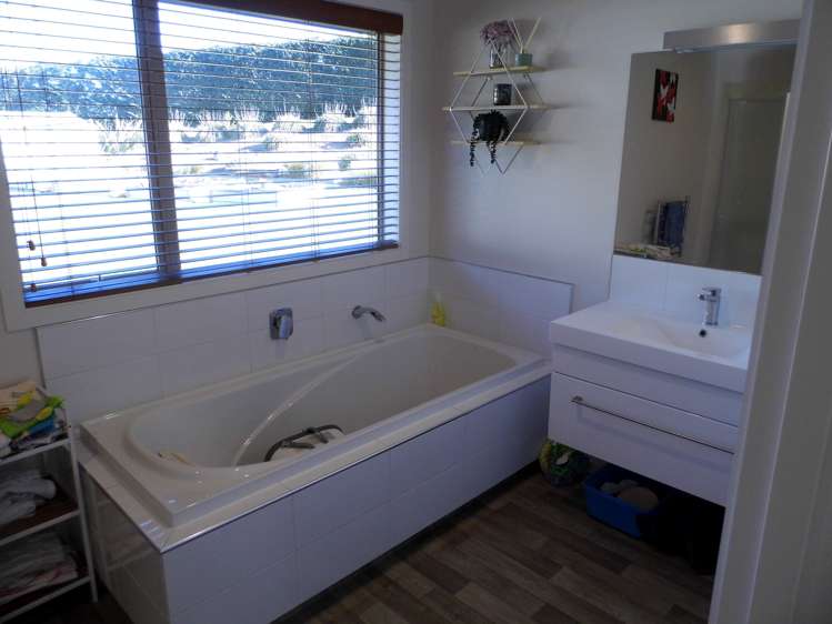 165 Homestead Road Weston_12