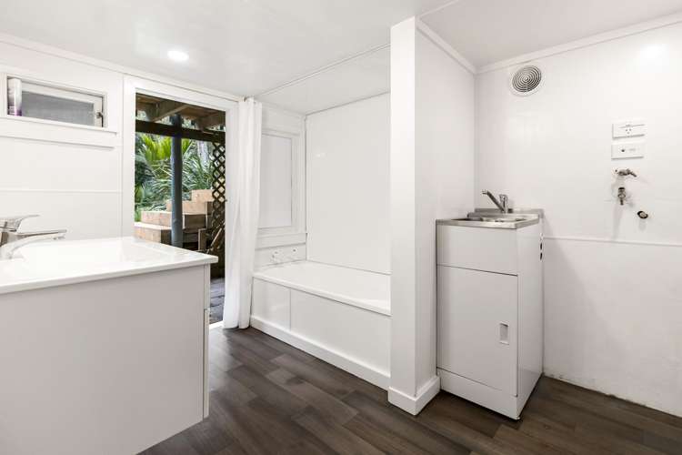 65 Warner Park Avenue Laingholm_8