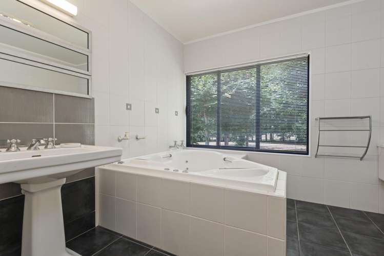 195 Rowes Road Hunterville_14