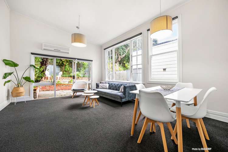 8 Russell Terrace Newtown_2