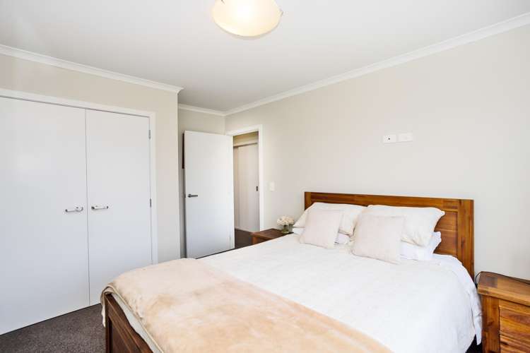 21 Sunrise Drive Seaward Bush_16