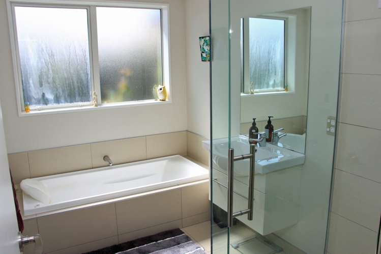 10 Ashley Drive Paroa_5