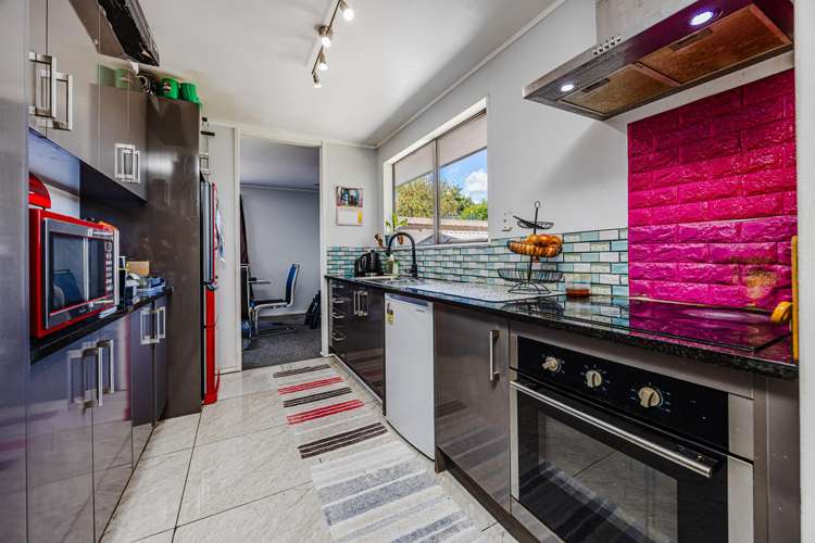 2/2 Resolute Way Papakura_7