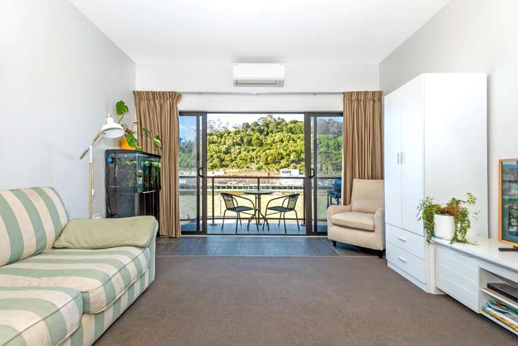 211/2 Reads Quay Gisborne_12