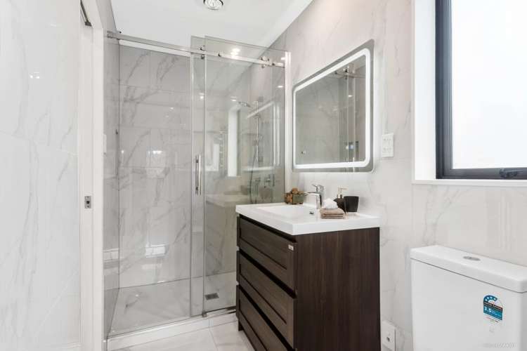 21 Coroglen Avenue Birkenhead_14