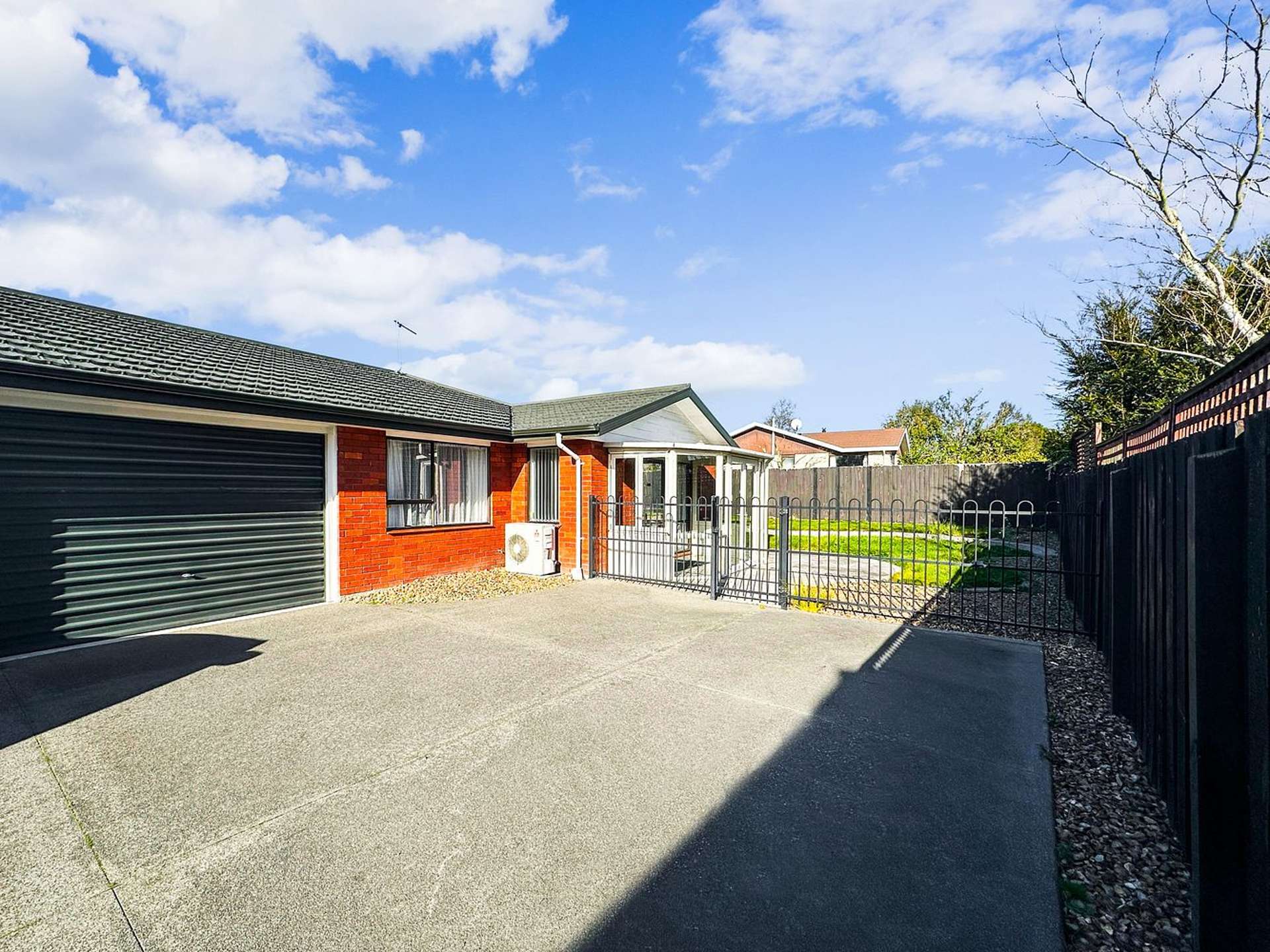 2/6 Pyatt Place Redwood_0