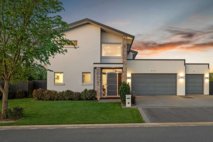 38 Carnaveron Drive Lincoln_1