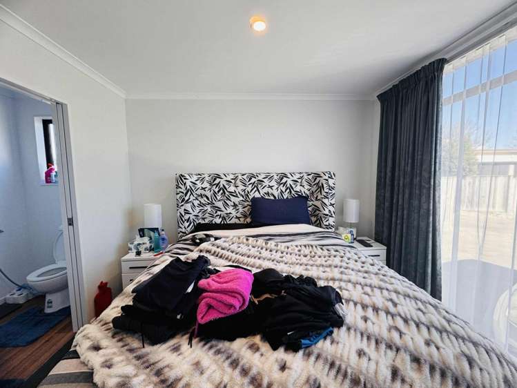  48 Exeter Crescent Takaro_10