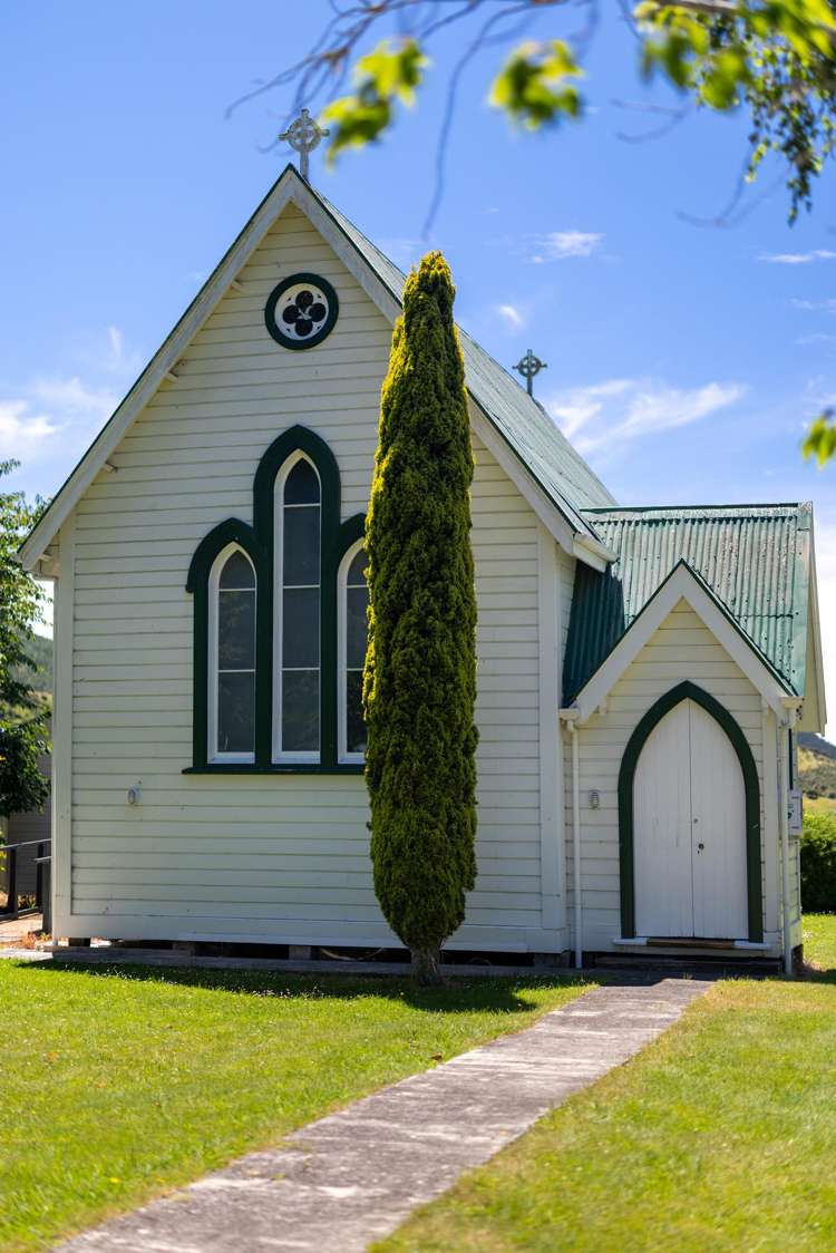 Cable Bay Road Hira_33