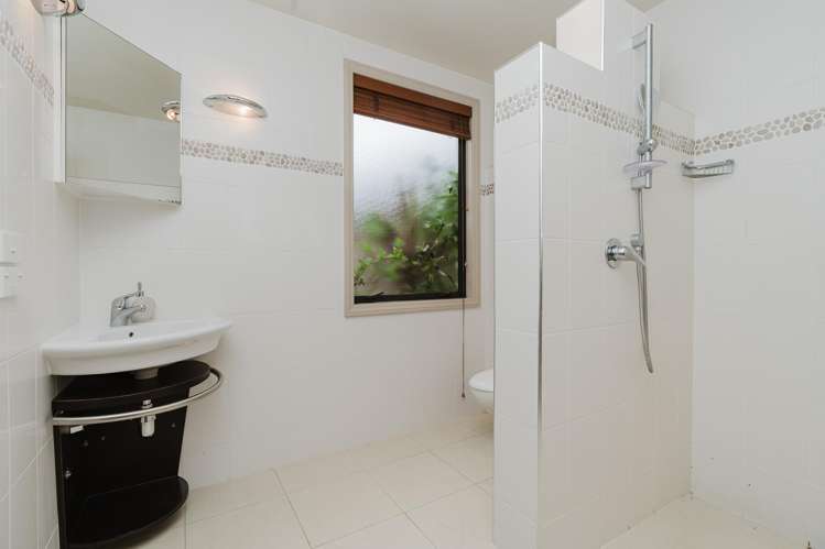 136 Lake Crescent Hamilton Lake_25