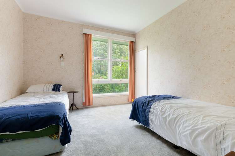 842 River Road Chartwell_14