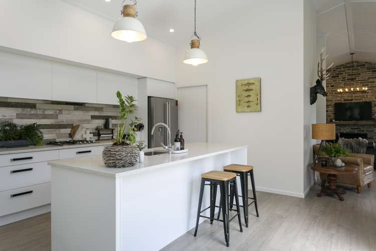 16 Pukenamu Road Taupo_6