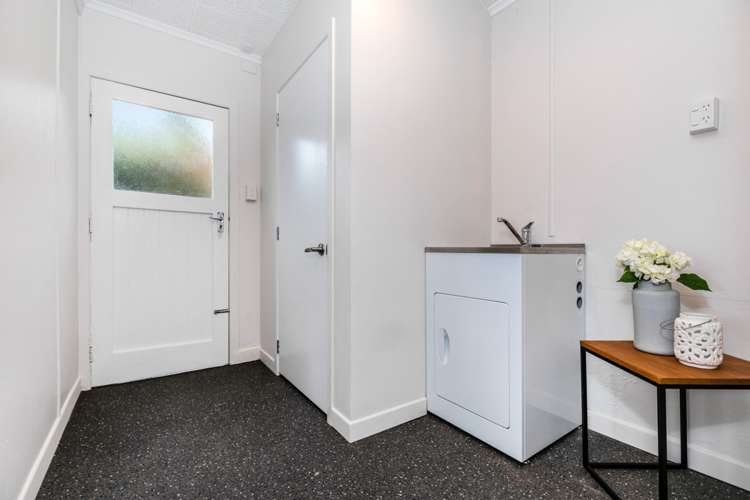 86 Shetland Street Glen Eden_20