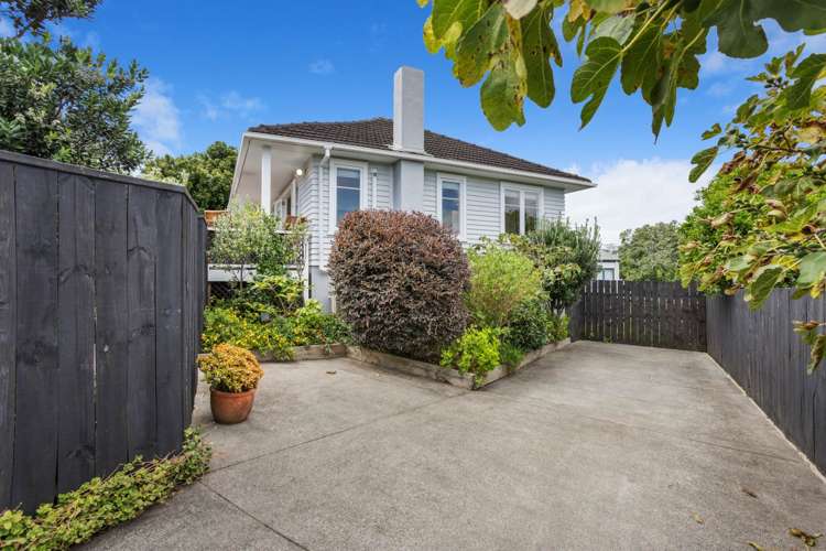 2 Quiet Street Te Atatu South_1