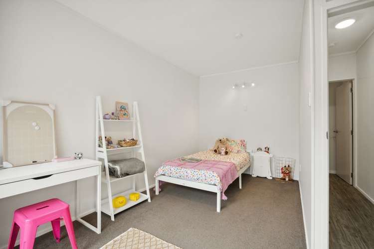 1/48 Menin Road Raumati South_12