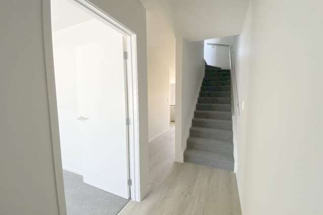 16/137 Hall Avenue Favona_1