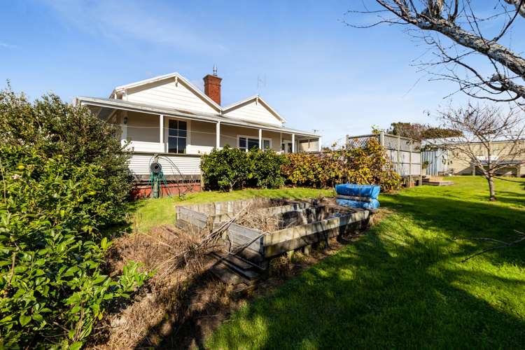 2 Broadway Waitara_34