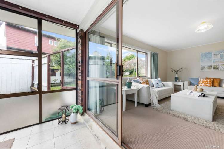 2/6 Matuhi Rise Henderson_13